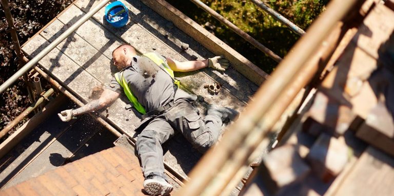 Accidentes-de-Construccion-Caidas-desde-Escaleras-Andamios-y-Techos