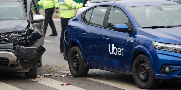 Accidentes-de-Viajes-Compartidos-con-Lyft-o-Uber-David-Sanchez-Law-Group