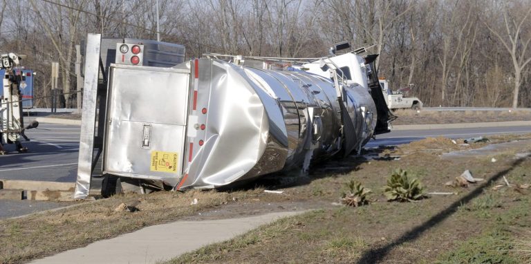 Factores-Principales-que-Conducen-a-Accidentes-de-Camiones-David-Sanchez-Law-Group